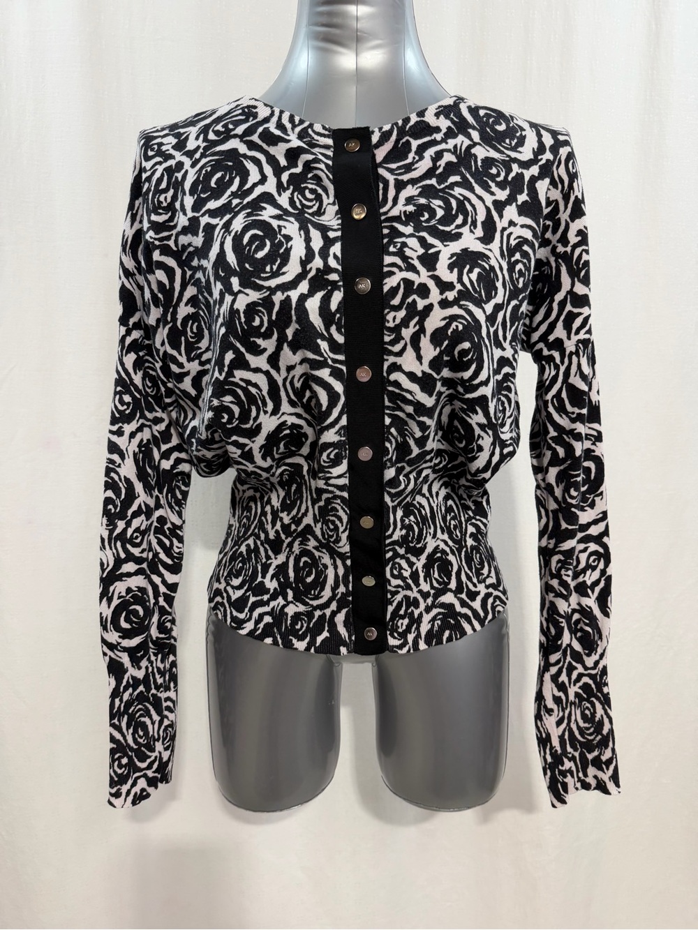 Anne Klein Black White Rose Floral snap Front Knit Cardigan Sweater Vintage 1852